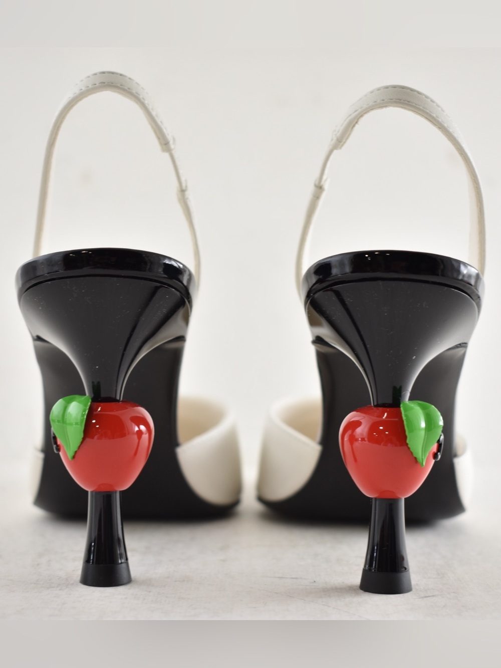 Chanel 26A Metiers Blazy White Black Red Apple Sling CC Slingback Heel Pump 38 - Picture 14 of 16